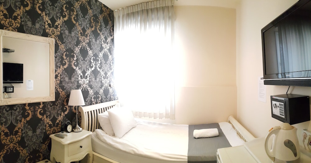 Economy Double Room photo 1