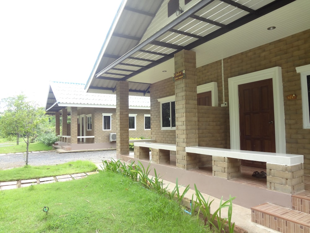 Deluxe Room (Garden View) photo 2