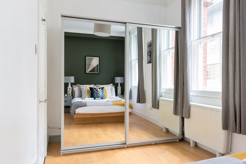 Apartment photo 2