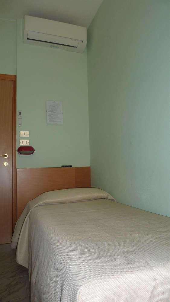 Single Room, Balcony