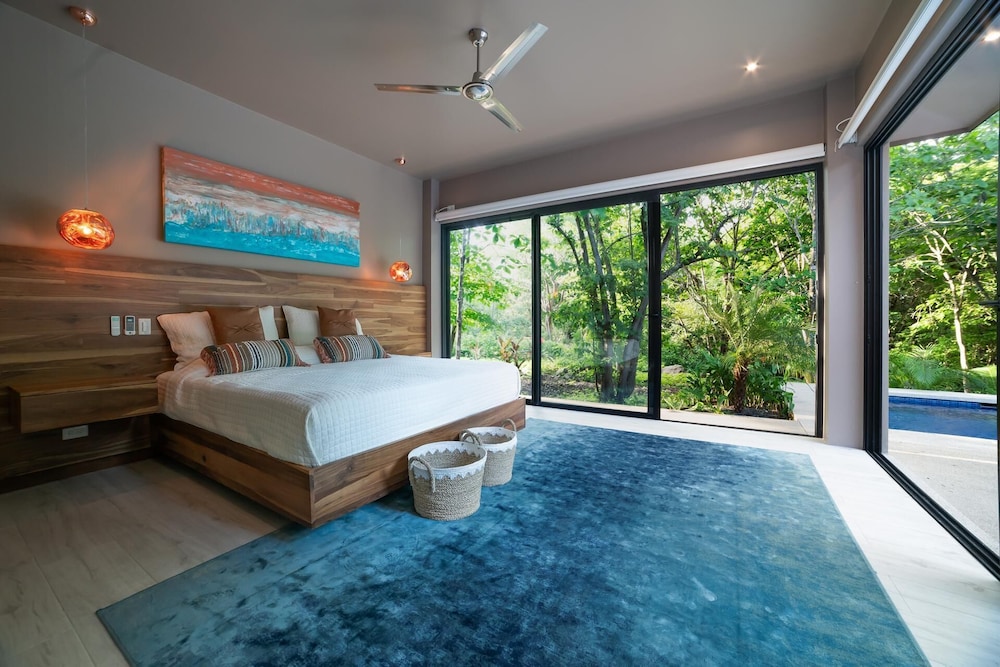 House, Multiple Beds (Casa de Los Monos)