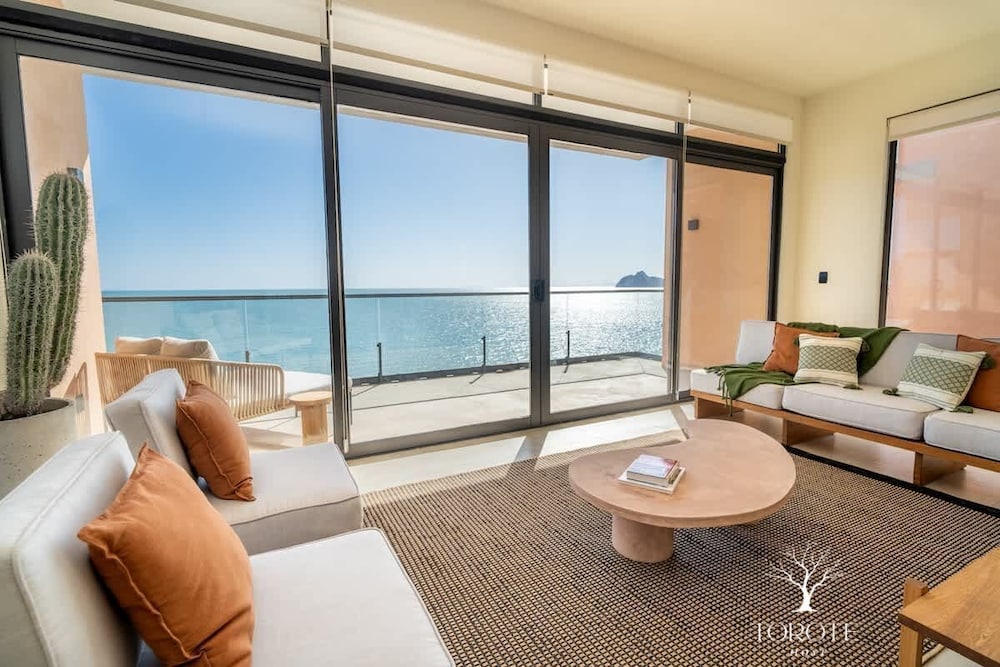Family Penthouse, 3 Bedrooms, Balcony, Beach View
