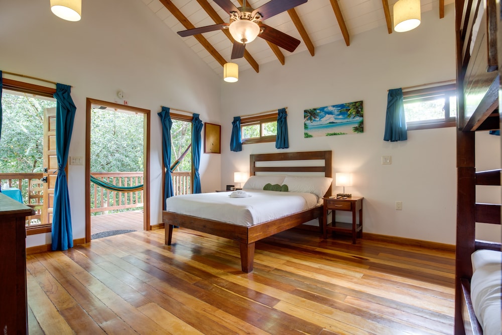 Private Bungalow photo 2