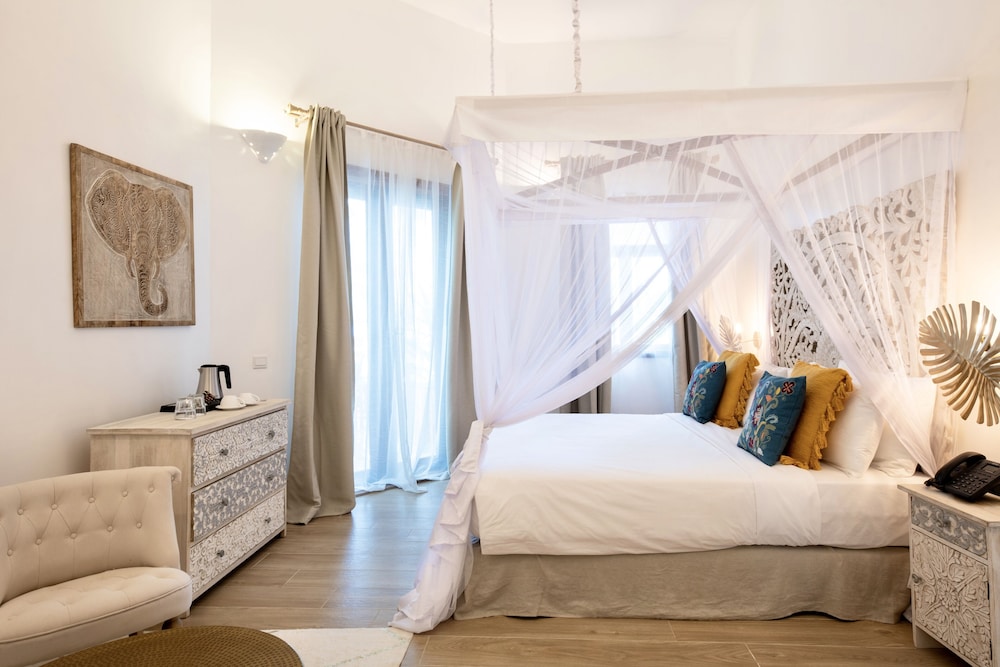 Deluxe Room, Ocean View - Photo 12