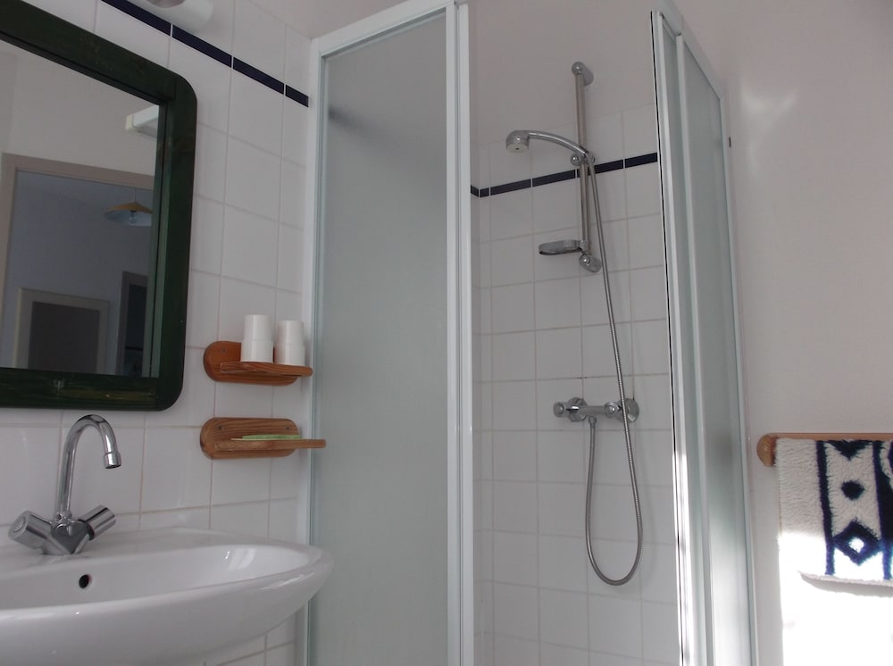 House, 3 Bedrooms photo 2