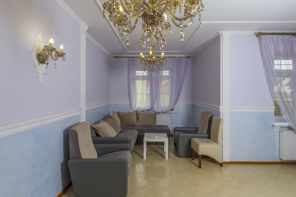 Family Room, 1 Bedroom photo 3