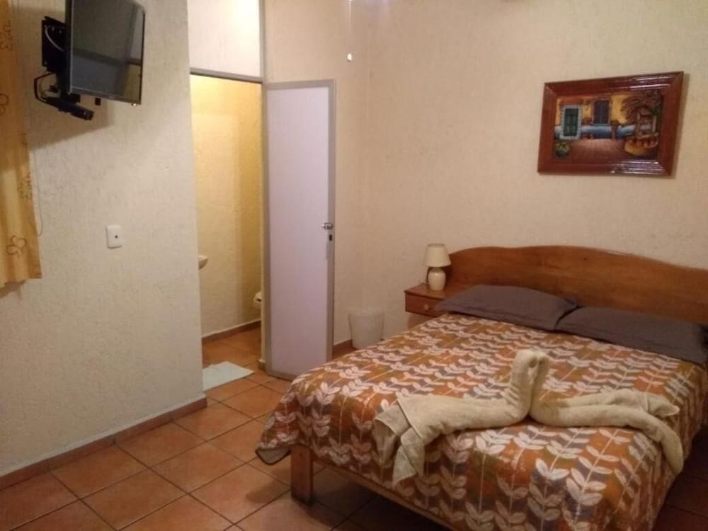 Basic Double or Twin Room photo 1