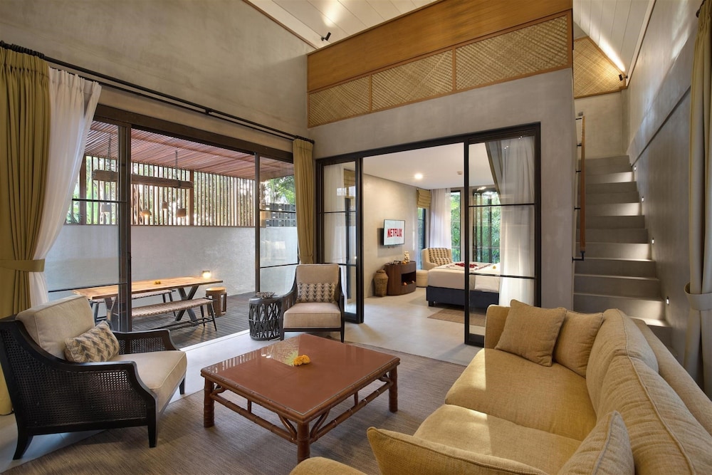 Grand 2 Bedroom Loft Forest Private Pool - Photo 14
