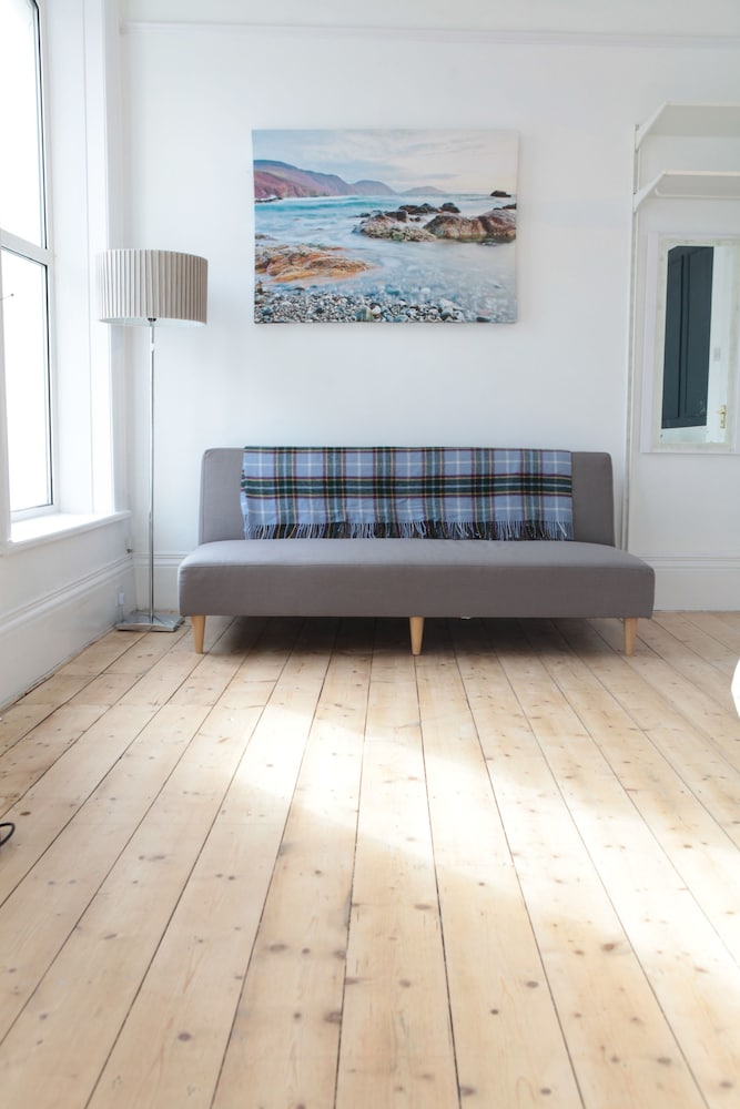 Junior Studio Suite, 1 King Bed with Sofa bed, Kitchenette, Partial Sea View photo 3