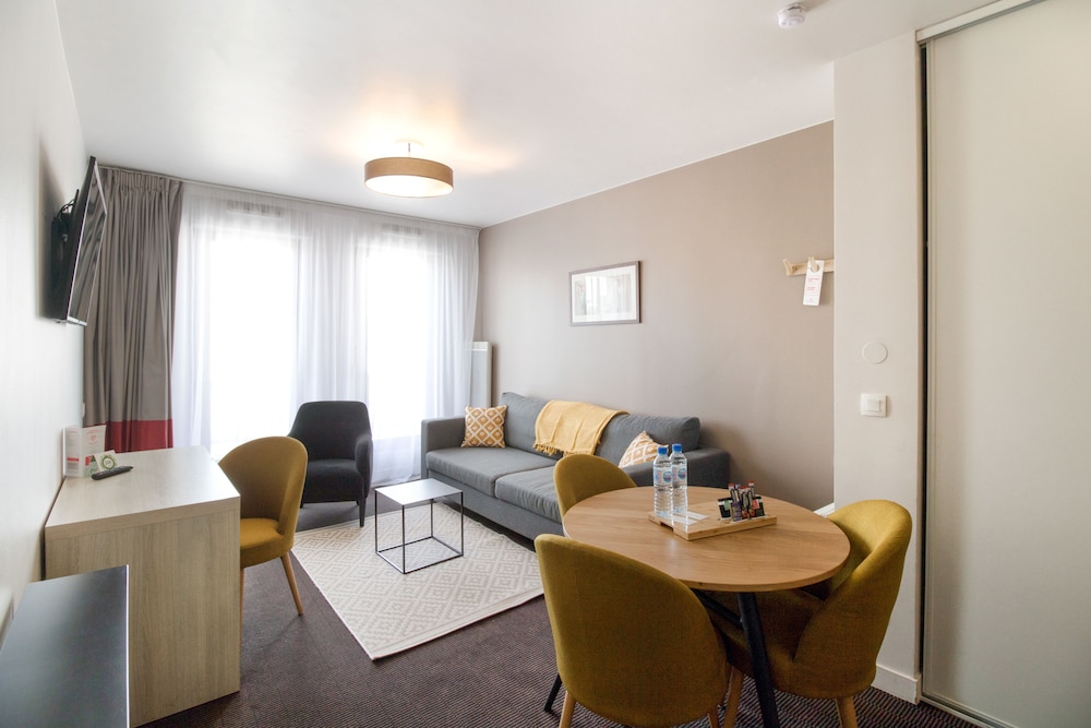 Apartment, 1 Bedroom, Kitchenette - Photo 3