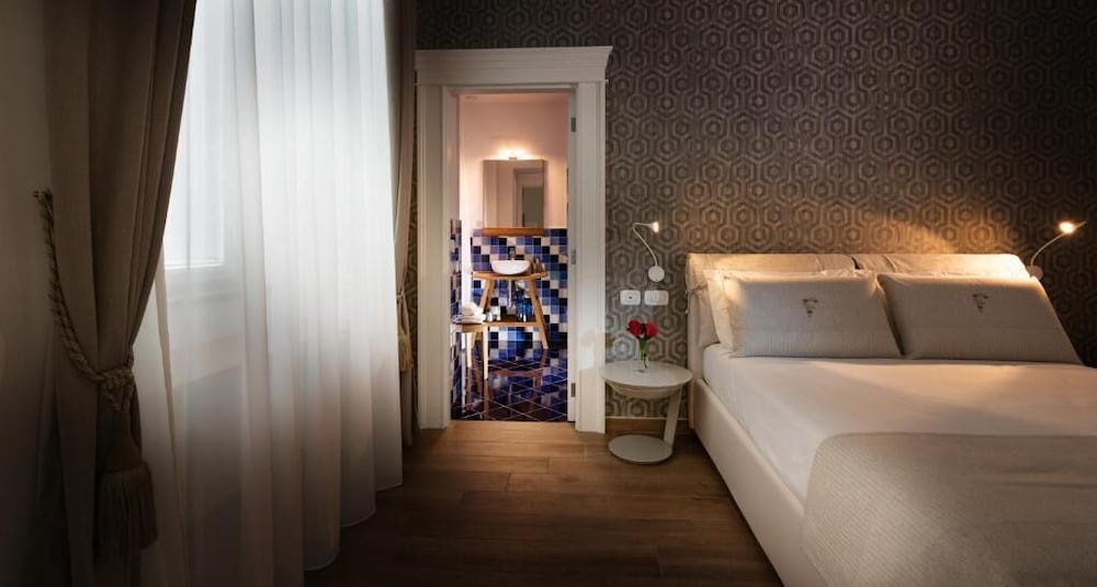 Deluxe Double Room, Garden View