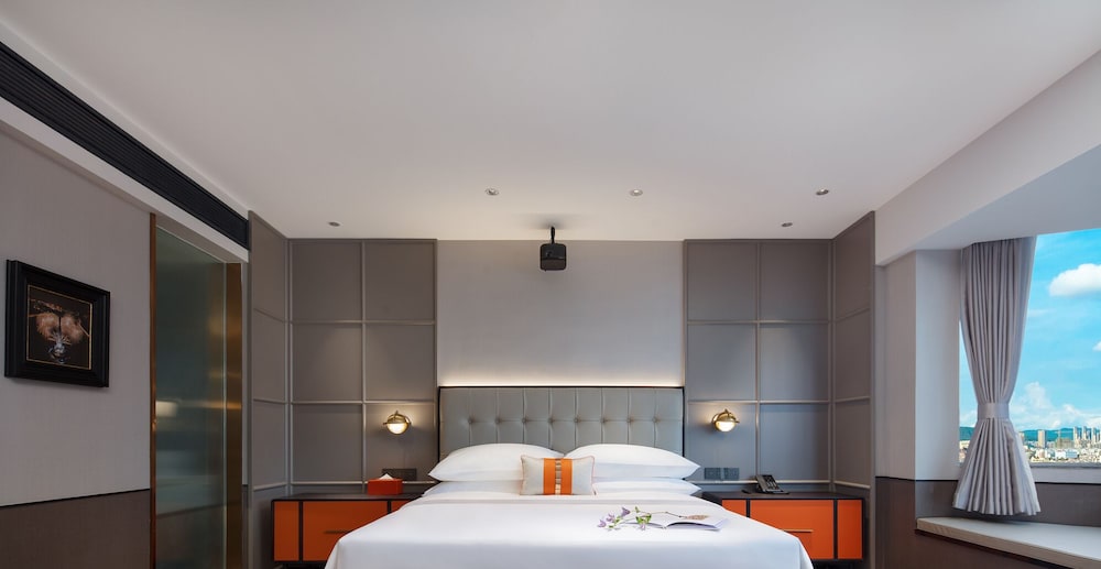 Luxury Room, 1 Queen Bed photo 1