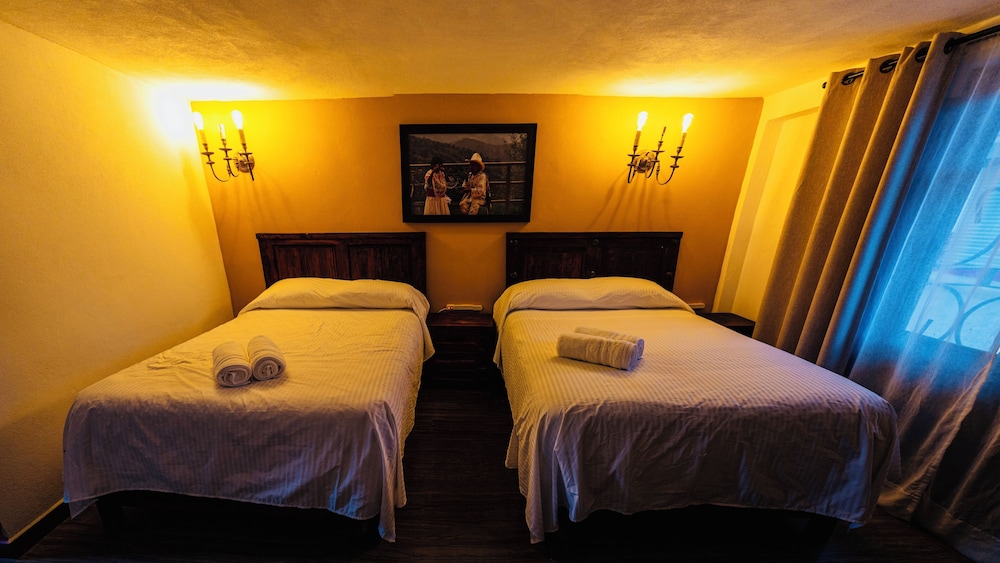 Classic Quadruple Room, Courtyard View