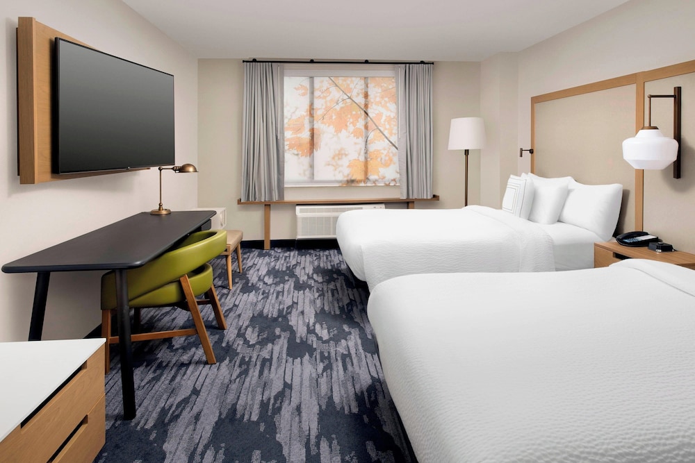 Room, 2 Queen Beds (Mobility/Hearing Access, Roll-In Shwr)