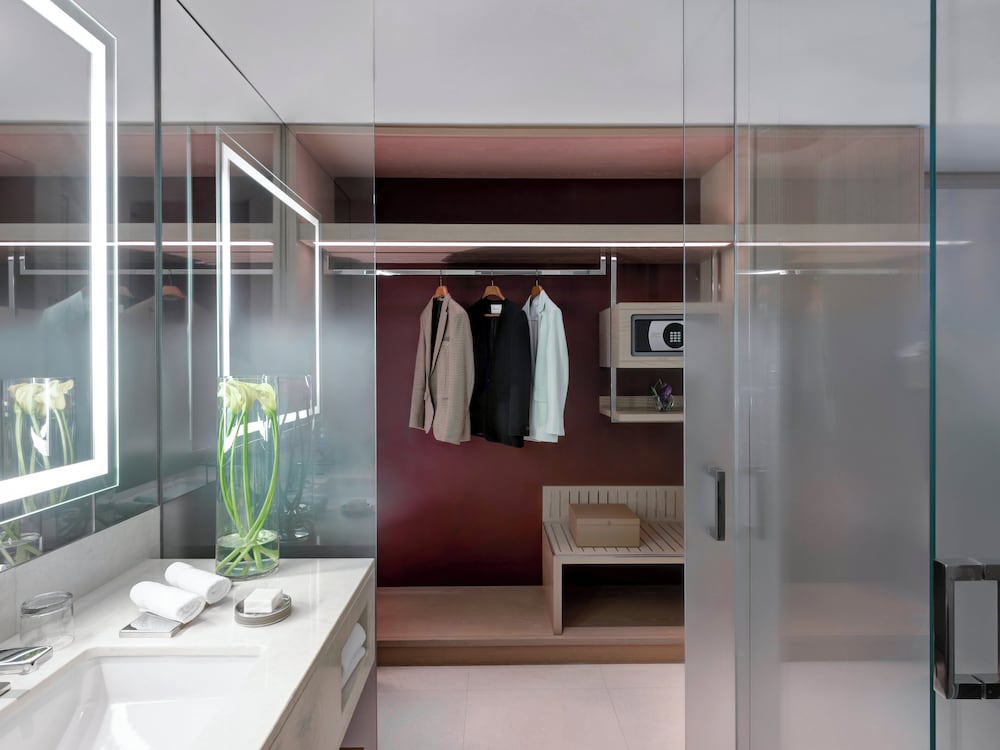 Deluxe Room (King DIFC)