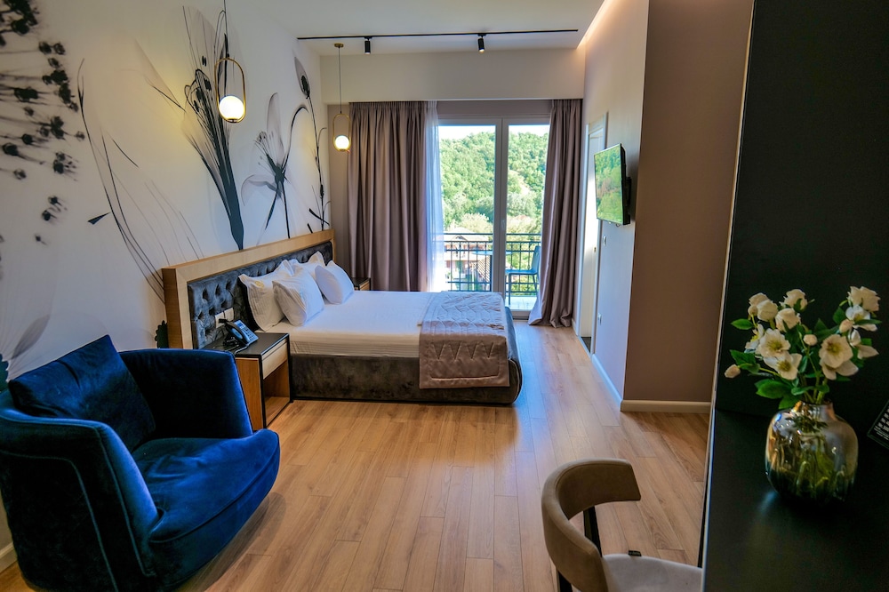 King Room with Balcony photo 3