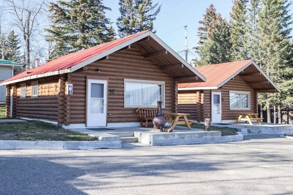 Traditional Cabin, 2 Bedrooms, Kitchen photo 1