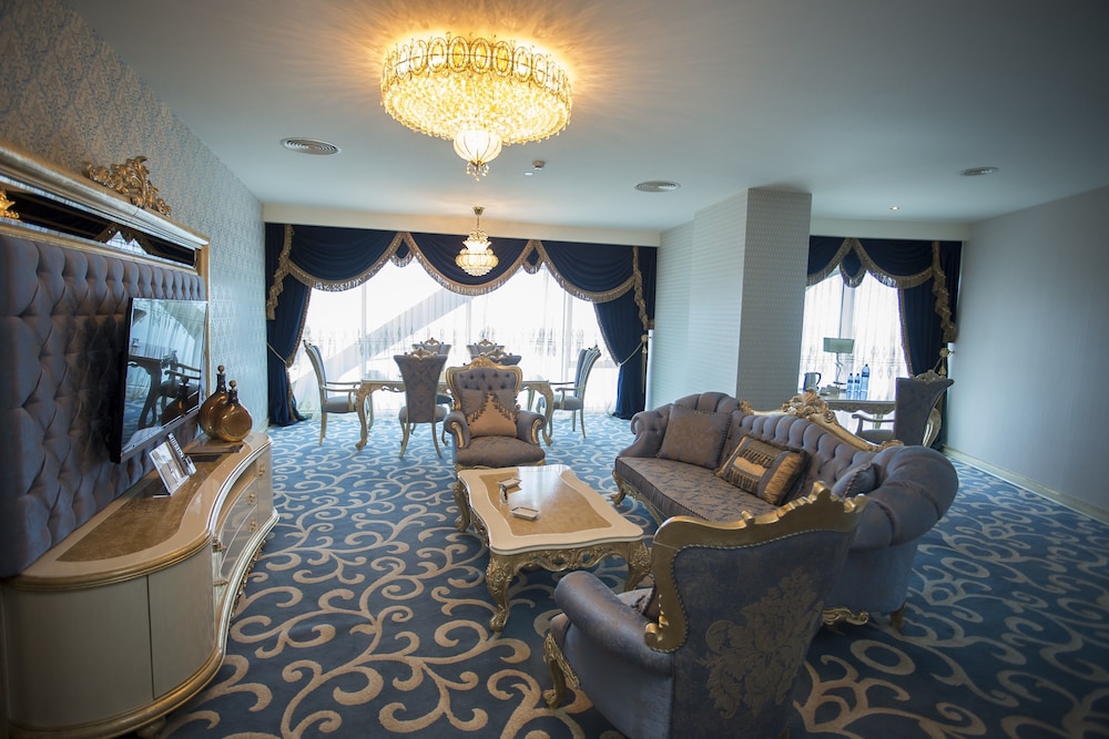 Presidential Suite photo 1