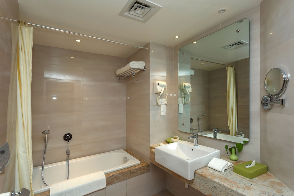 Deluxe Twin Room - Photo 13