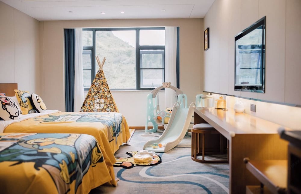 Family Triple Room, Hill View photo 2