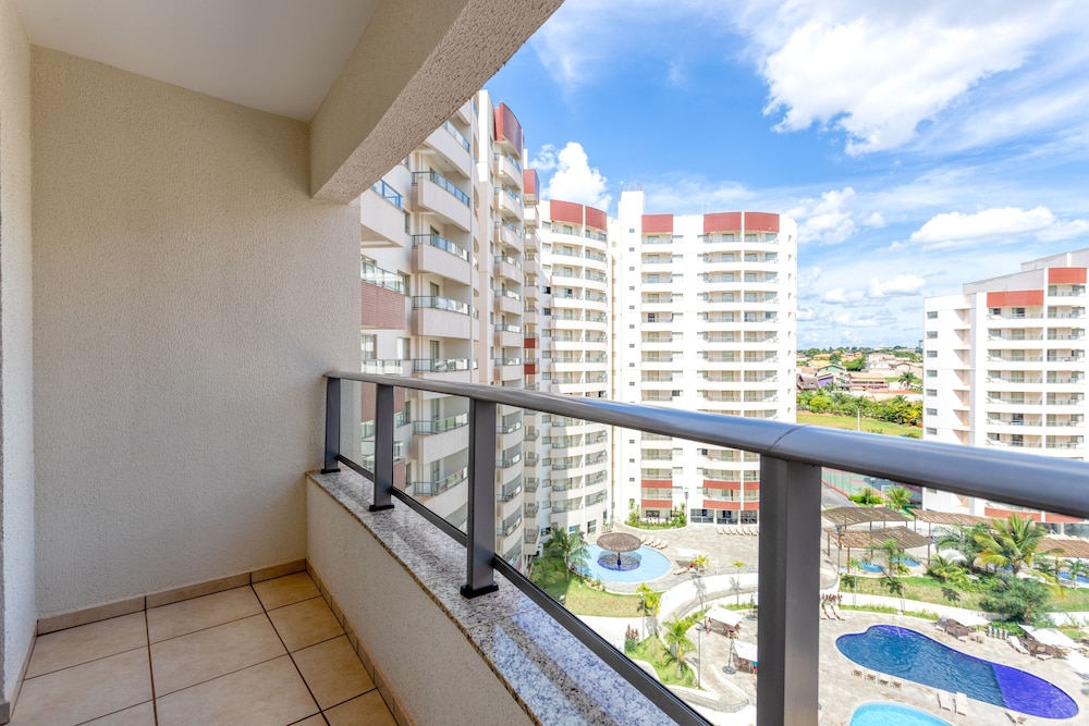 Super Luxo Thermas Triple - Pool or Park View 1-day admission to Thermas dos Laranjais Park included photo 3