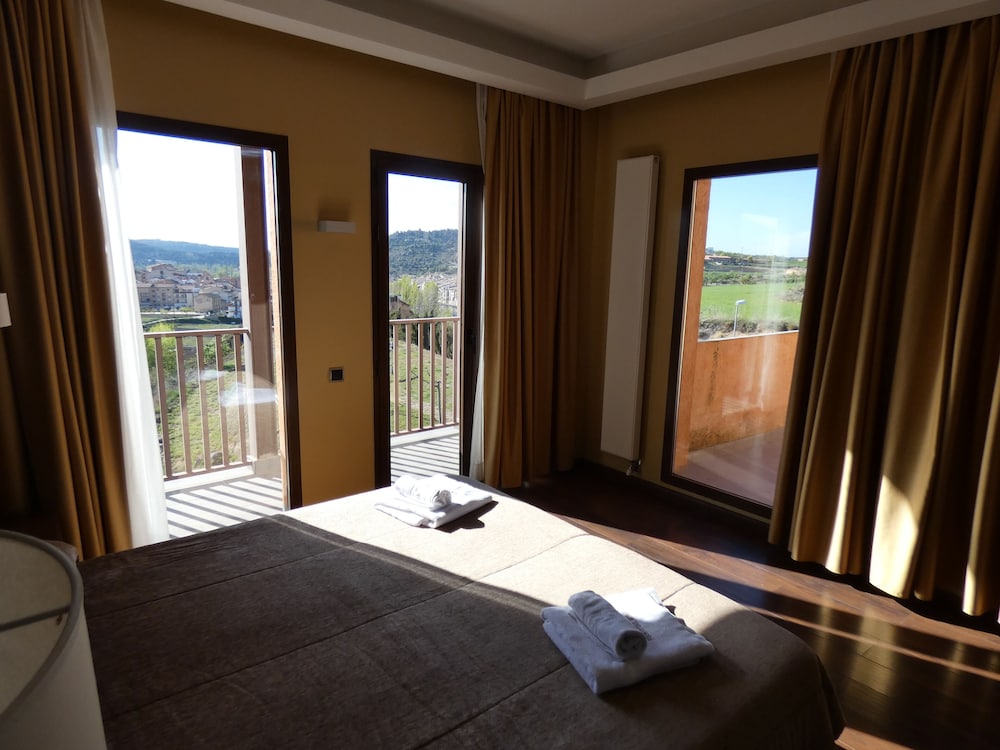 Standard Double or Twin Room - Photo 16