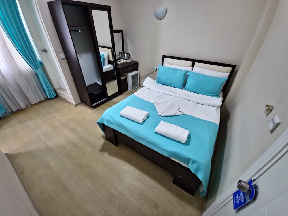 Basic Room, Multiple Beds