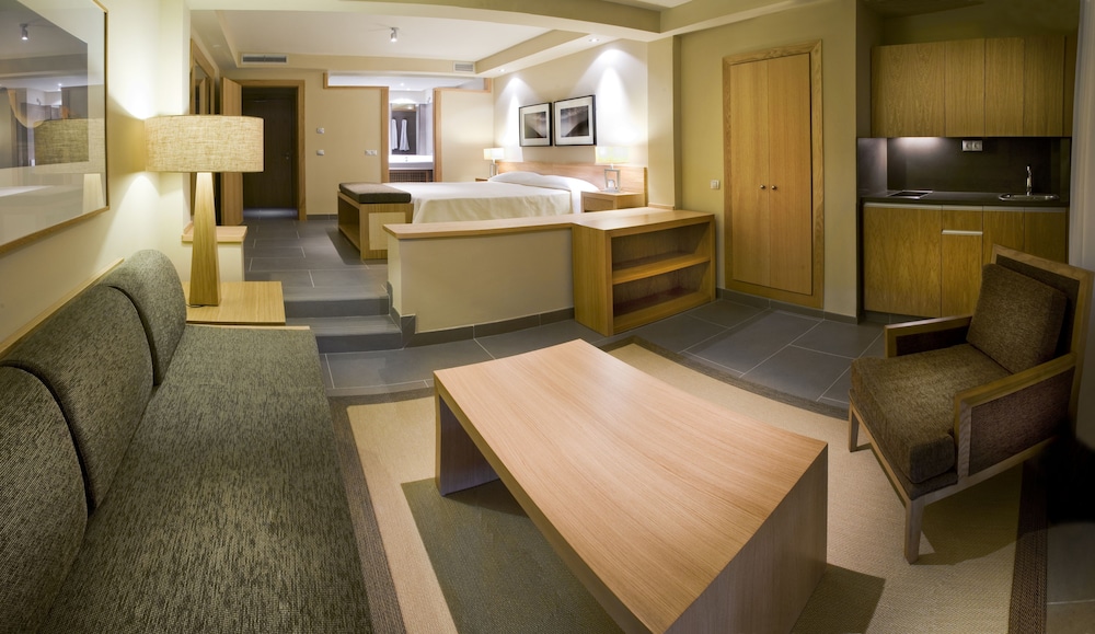 Junior Suite (2 Adults)