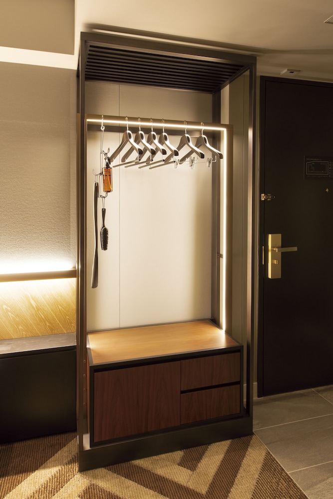 Deluxe Corner Twin Room, Non Smoking - Photo 2