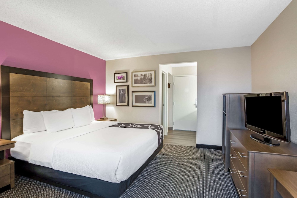 Room, 1 King Bed, Non Smoking - Photo 1