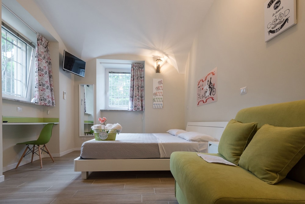 Triple Room (Velocipede) photo 1