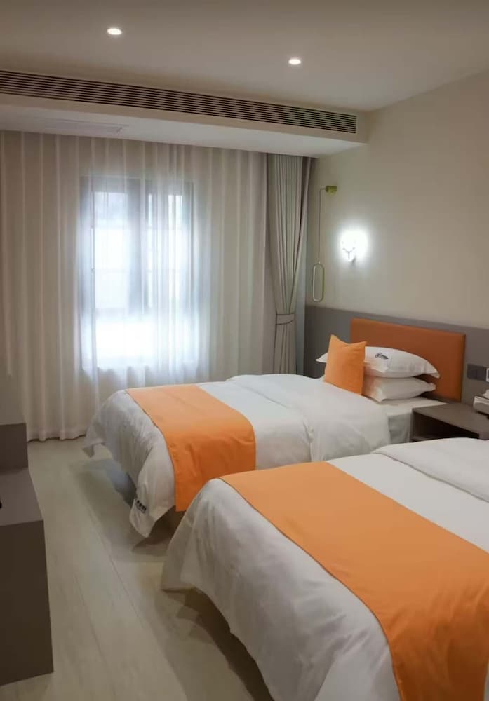 Family Suite, Partial Lake View