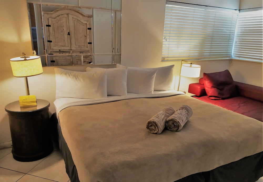 Apartment 104 photo 3