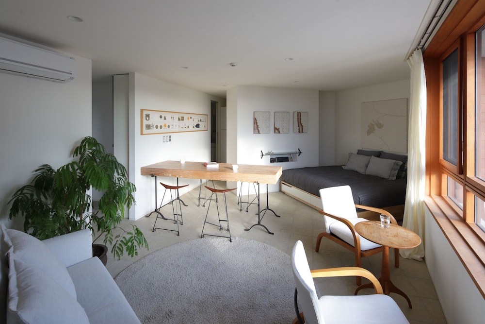 Room (A4) photo 1