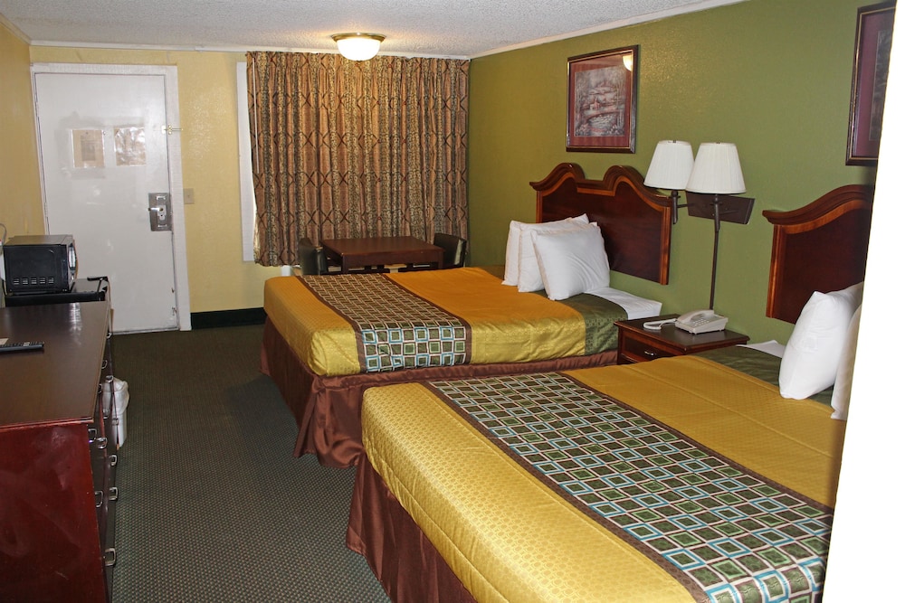 Room, 2 Queen Beds, Non Smoking - Photo 6
