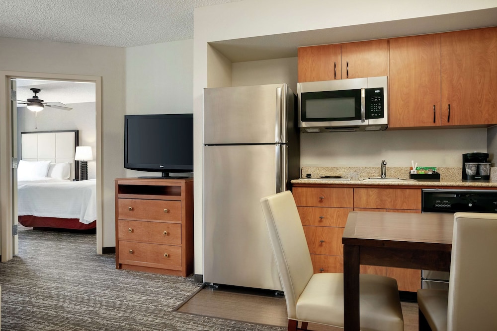Suite, 1 Bedroom - Photo 3