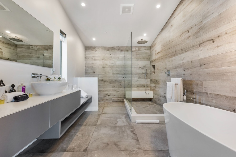 House, Multiple Beds, Pool Access, Mountain View (Skyline Luxury Haven) photo 2
