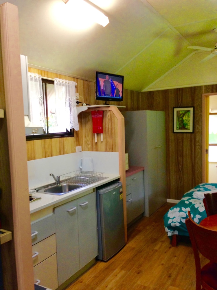 Family Cabin, Lavender photo 3