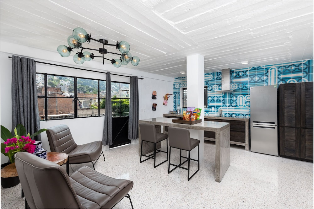 Cuale Condos 1 Bedroom #301 Romantic Zone