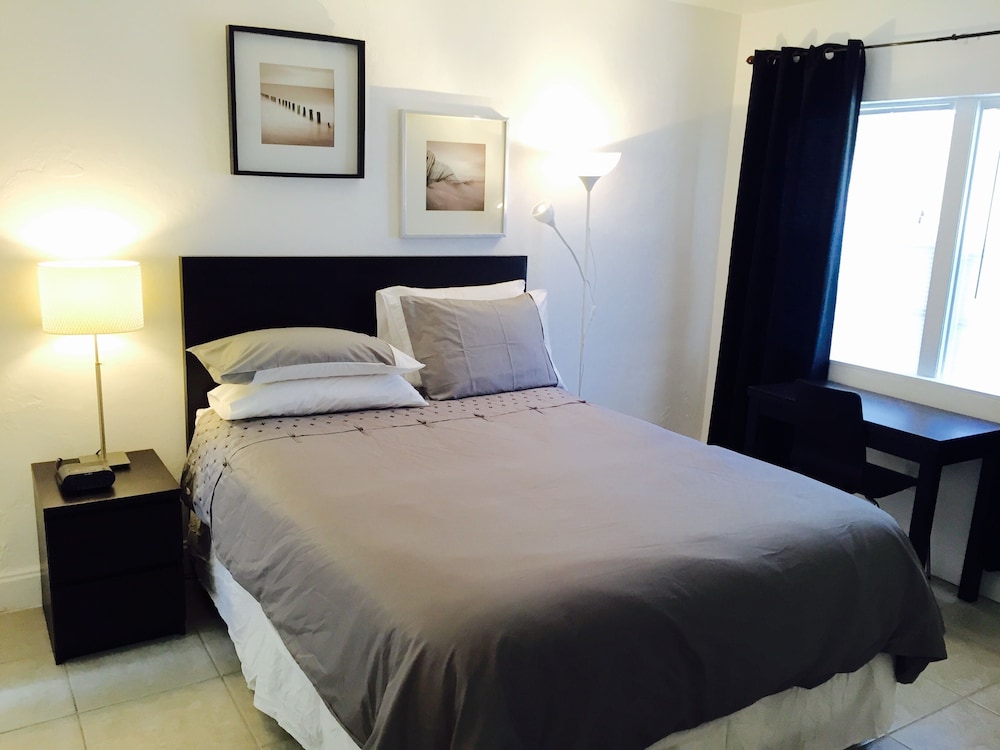 Studio, 1 Queen Bed photo 2