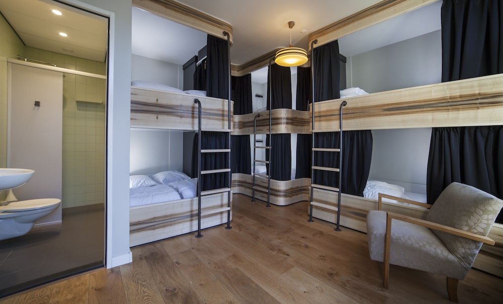 Shared Dormitory, Women only, Ensuite (1 Queen size bed in 6-Bed Dormitory) photo 2