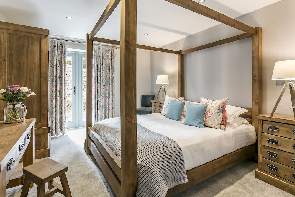 Deluxe King Room - Photo 5