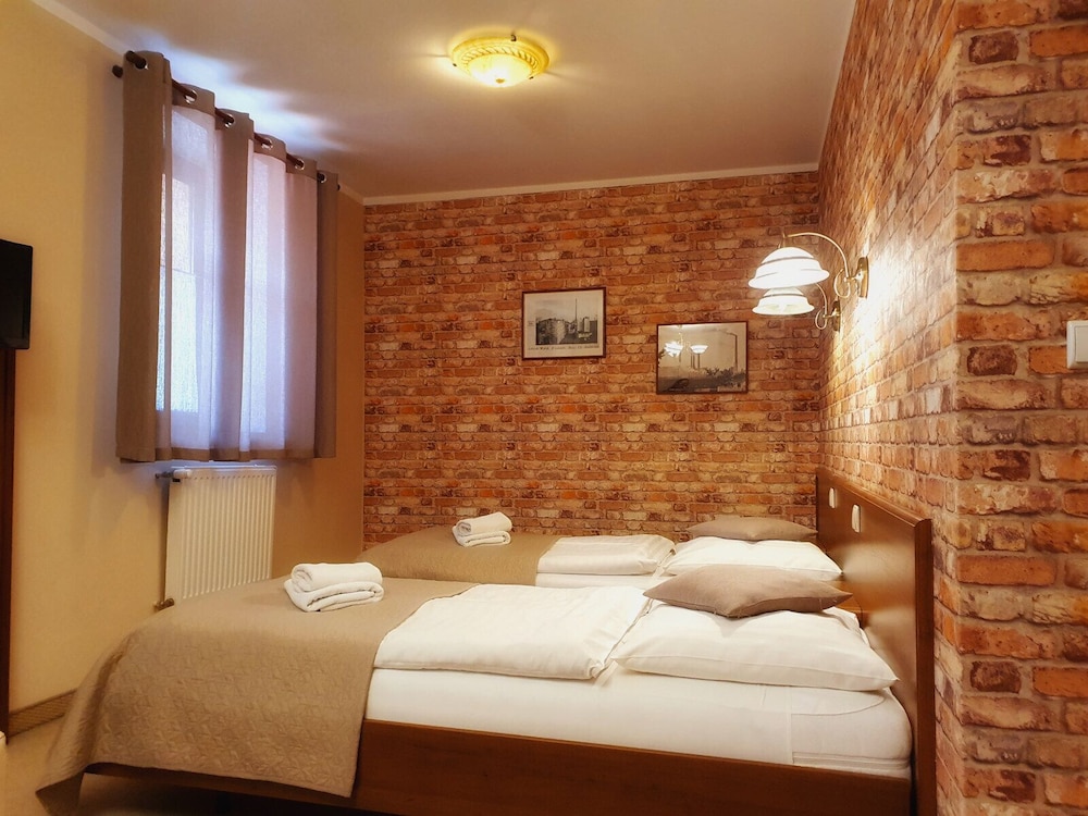 Standard Twin Room - Photo 5