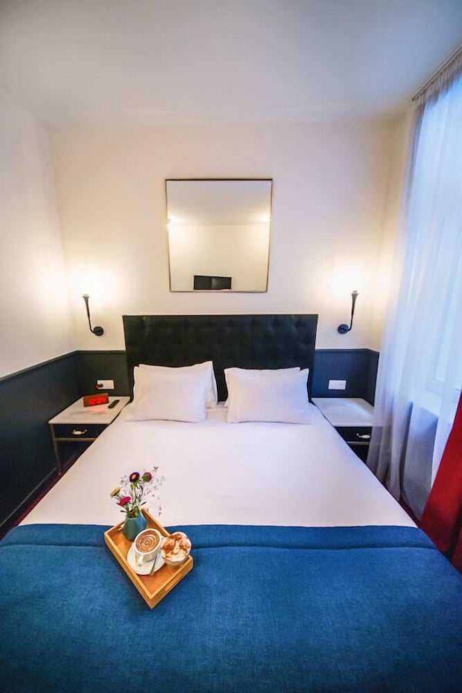 Economy Room, 1 King Bed - Photo 1