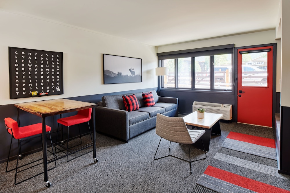 Suite, Multiple Beds, Kitchen - Photo 1