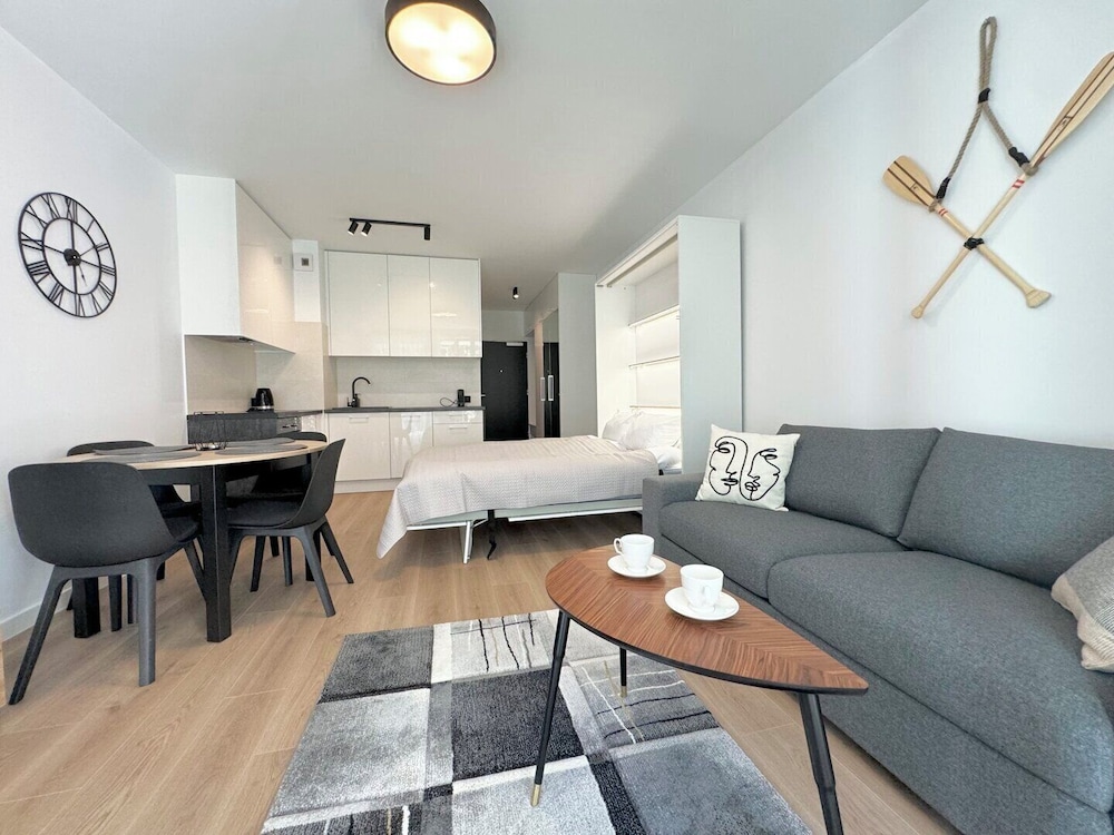 Classic Studio Suite, 1 Bedroom, Non Smoking, Balcony photo 2