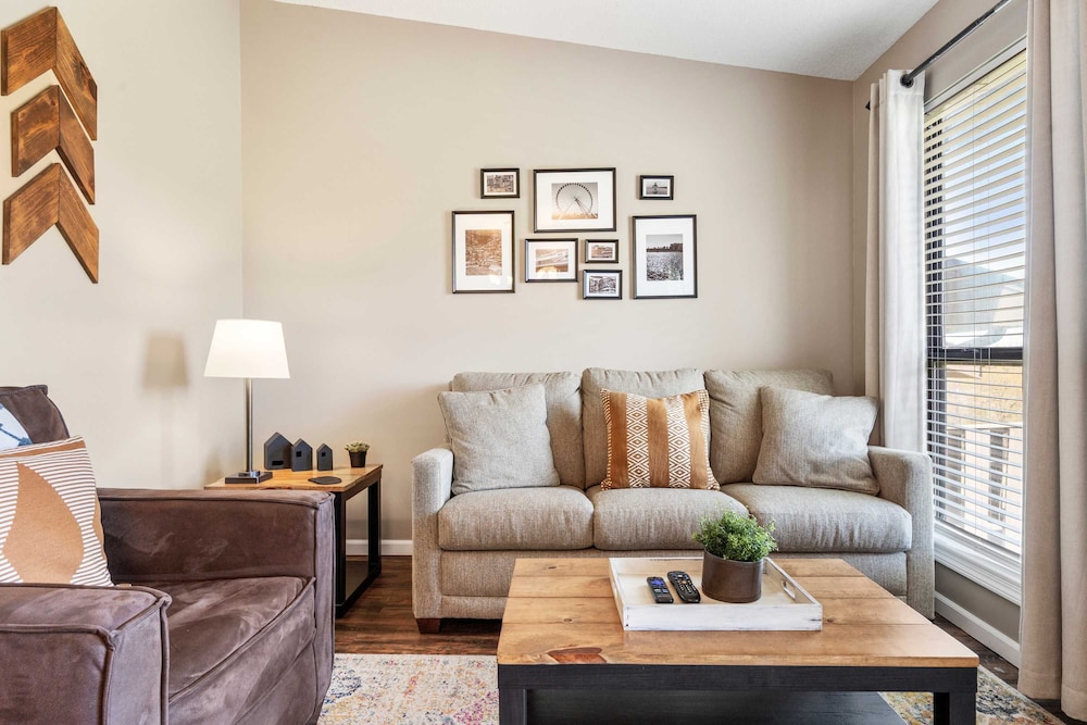 Condo, 1 King Bed with Sofa bed, Pool Access, Golf View (Luxurious Golf Front)