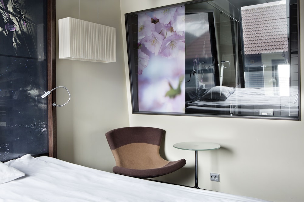 Standard Room, 1 Double Bed, Non Smoking - Photo 5