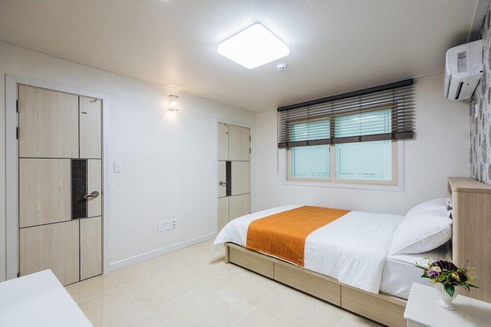 Room (Bay) photo 2