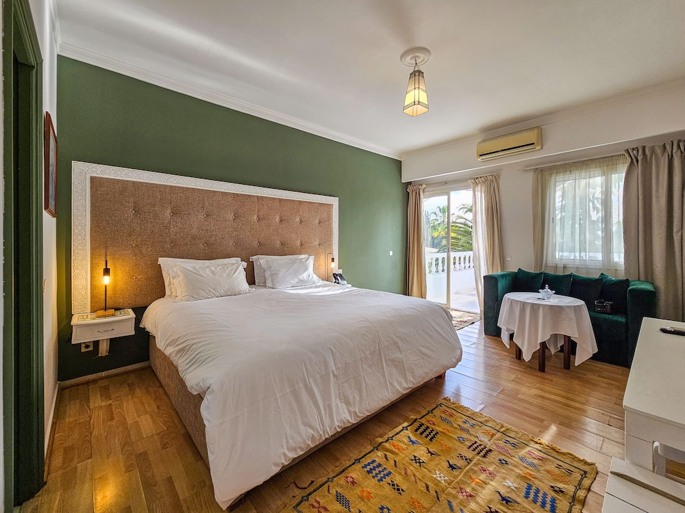 Comfort Suite, Terrace, Pool View photo 3